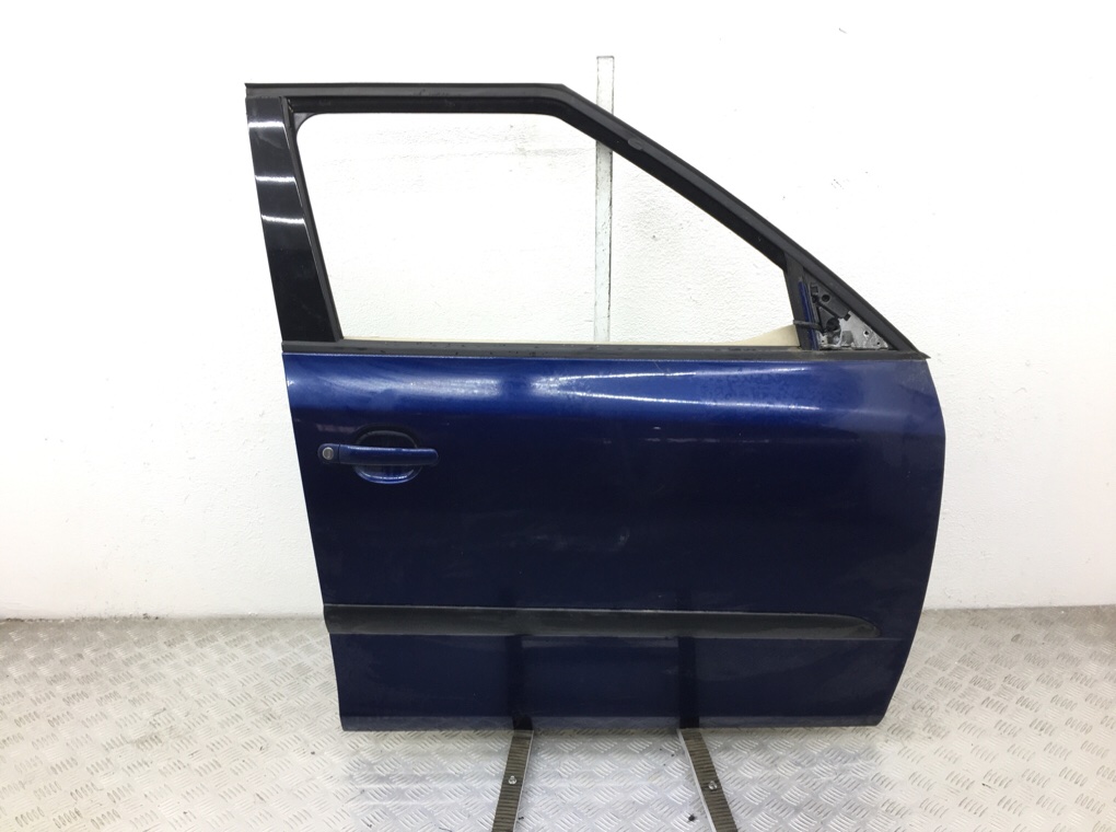 Дверь передняя правая для Skoda Fabia, 2010 г. 1.6 TDi дизель б/у