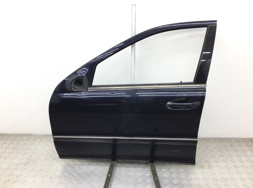 Дверь передняя левая для Mercedes C W203, 2004 г. 2.2 CDi дизель б/у