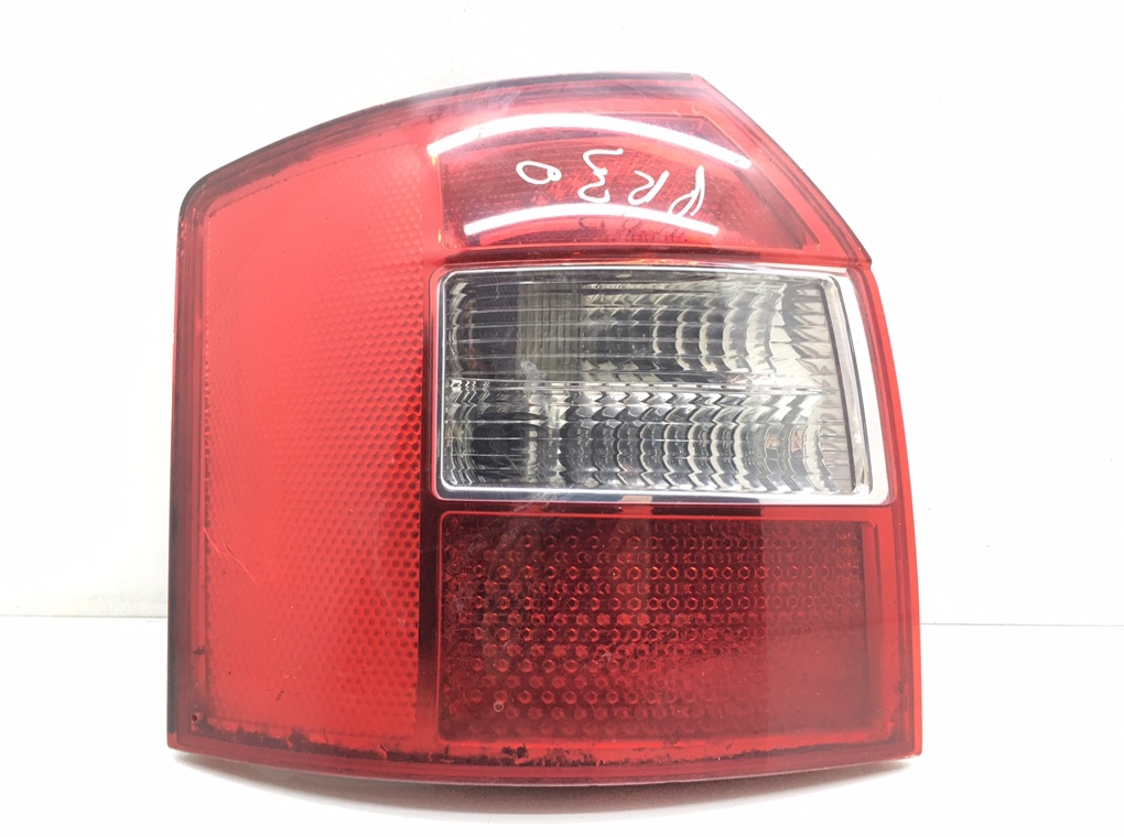 Фонарь задний левый для Audi A4, 2003 г. 2.5 TDi дизель б/у