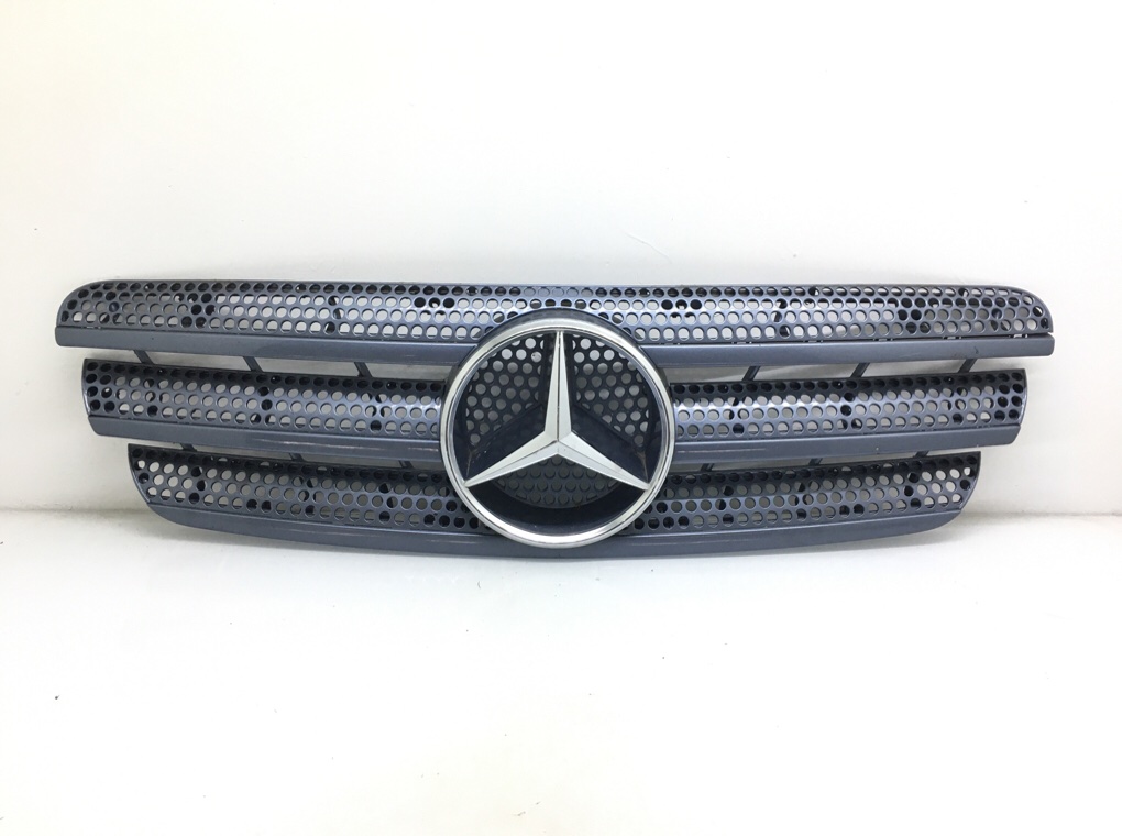 Решетка радиатора для Mercedes ML W163, 2004 г. 3.7 i бензин б/у