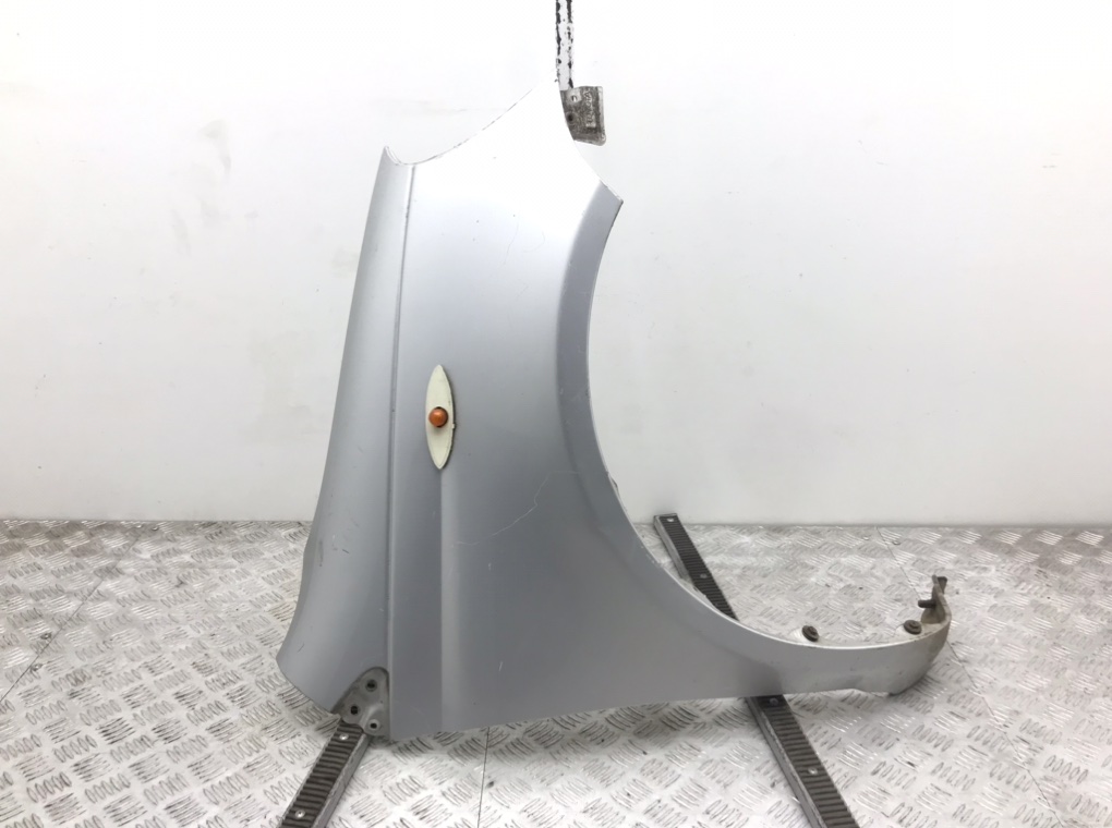 Крыло переднее правое для Toyota Yaris, 2004 г. 1.0 i бензин б/у