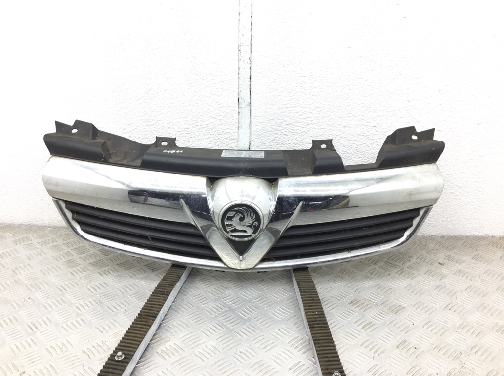 Решетка радиатора для Opel Zafira, 2005 г. 1.8 i бензин б/у