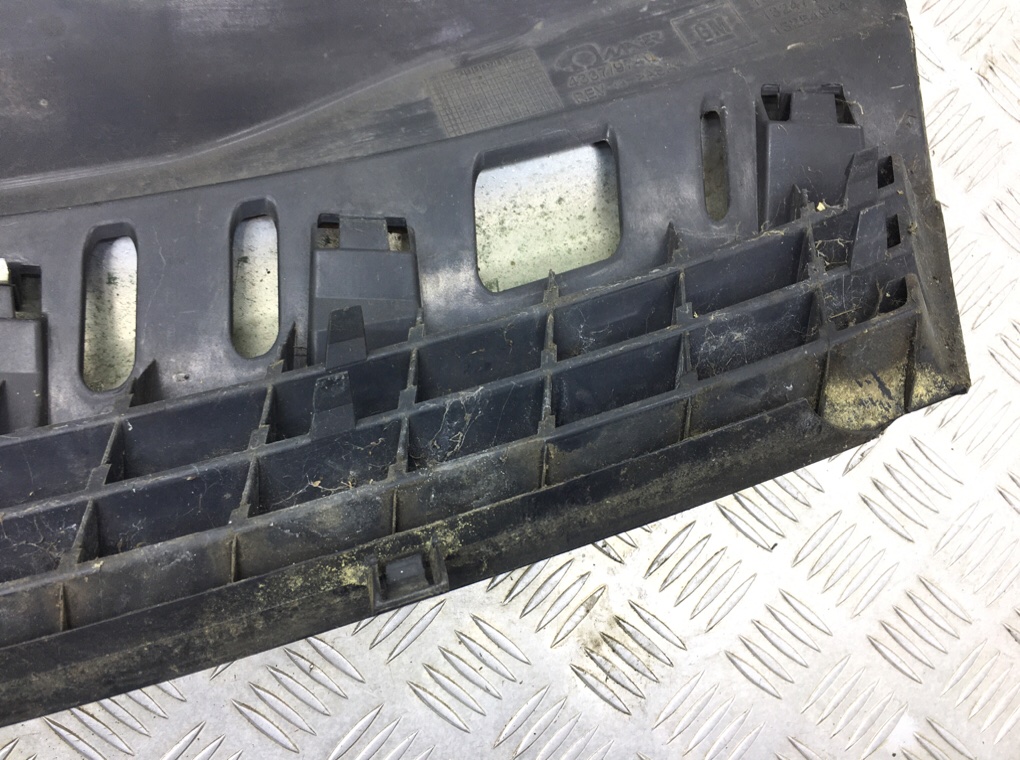Решетка радиатора для Opel Astra, 2008 г. 1.6 i бензин б/у — фото 4