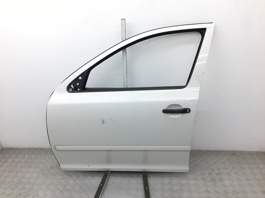 Дверь передняя левая для Skoda Octavia, 2010 г. 1.4 TFSI бензин б/у
