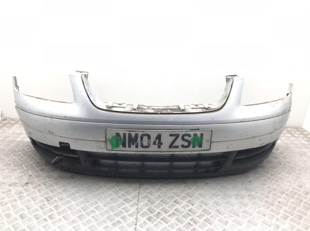Бампер передний для Volkswagen Touran, 2004 г. 1.9 TDI дизель б/у