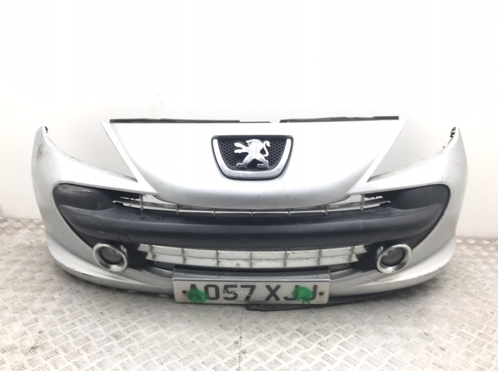 Бампер передний для Peugeot 207, 2007 г. 1.6 HDi дизель б/у