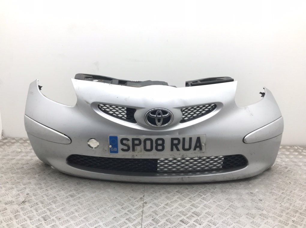 Бампер передний для Toyota Aygo, 2008 г. 1.0 i бензин б/у