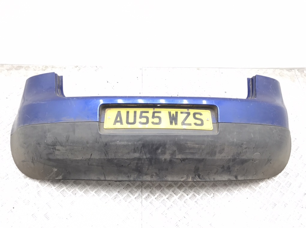 Бампер задний для Volkswagen Golf, 2005 г. 1.9 TDi дизель б/у