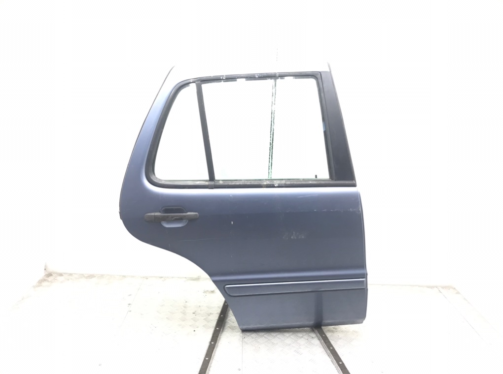 Дверь задняя правая для Mercedes ML W163, 2004 г. 3.7 i бензин б/у