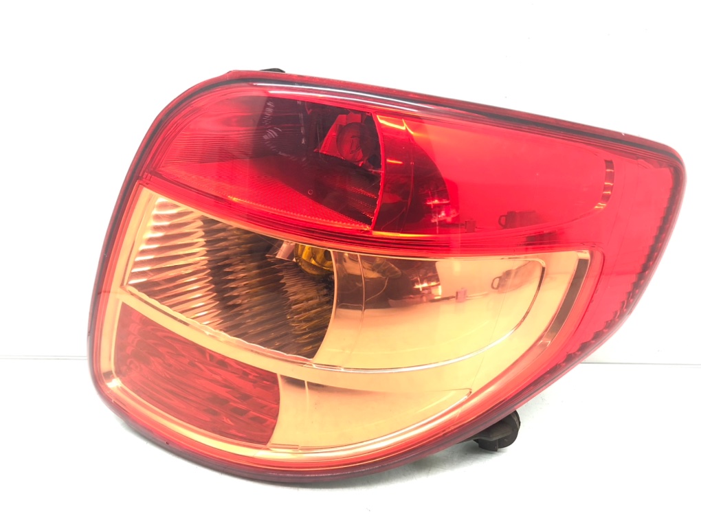 Фонарь задний правый для Suzuki SX4, 2008 г. 1.6 i бензин б/у