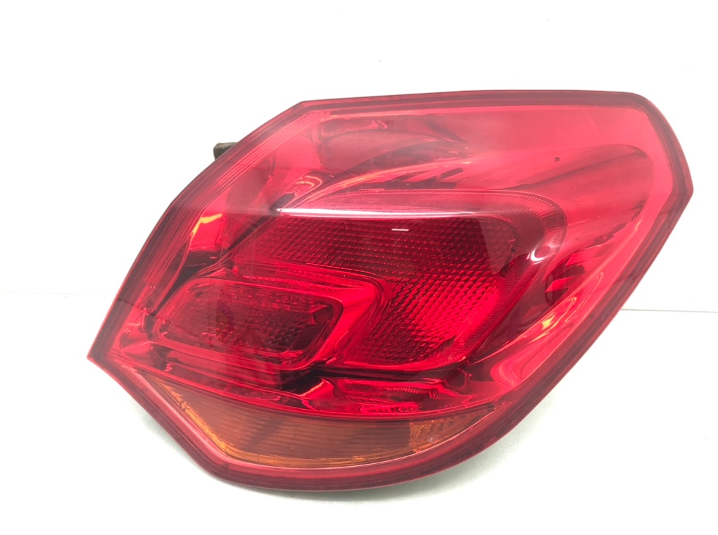 Фонарь задний правый для Opel Astra, 2015 г. 1.6 CDTi дизель б/у