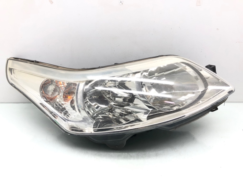 Фара правая для Citroen C4, 2005 г. 1.4 i бензин б/у
