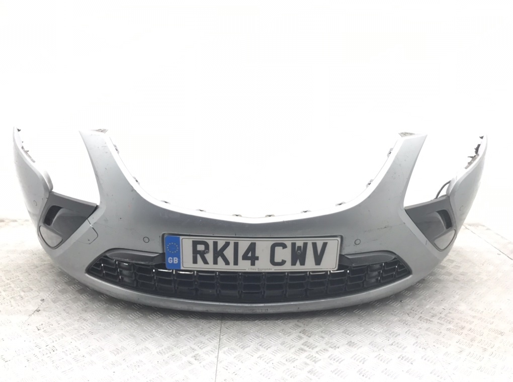 Бампер передний для Opel Zafira, 2014 г. 2.0 CDTi дизель б/у