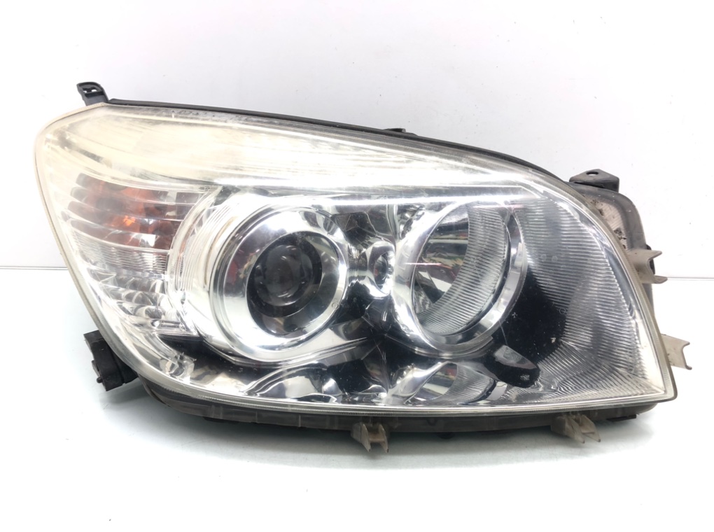 Фара правая для Toyota RAV4, 2008 г. 2.2 TD дизель б/у