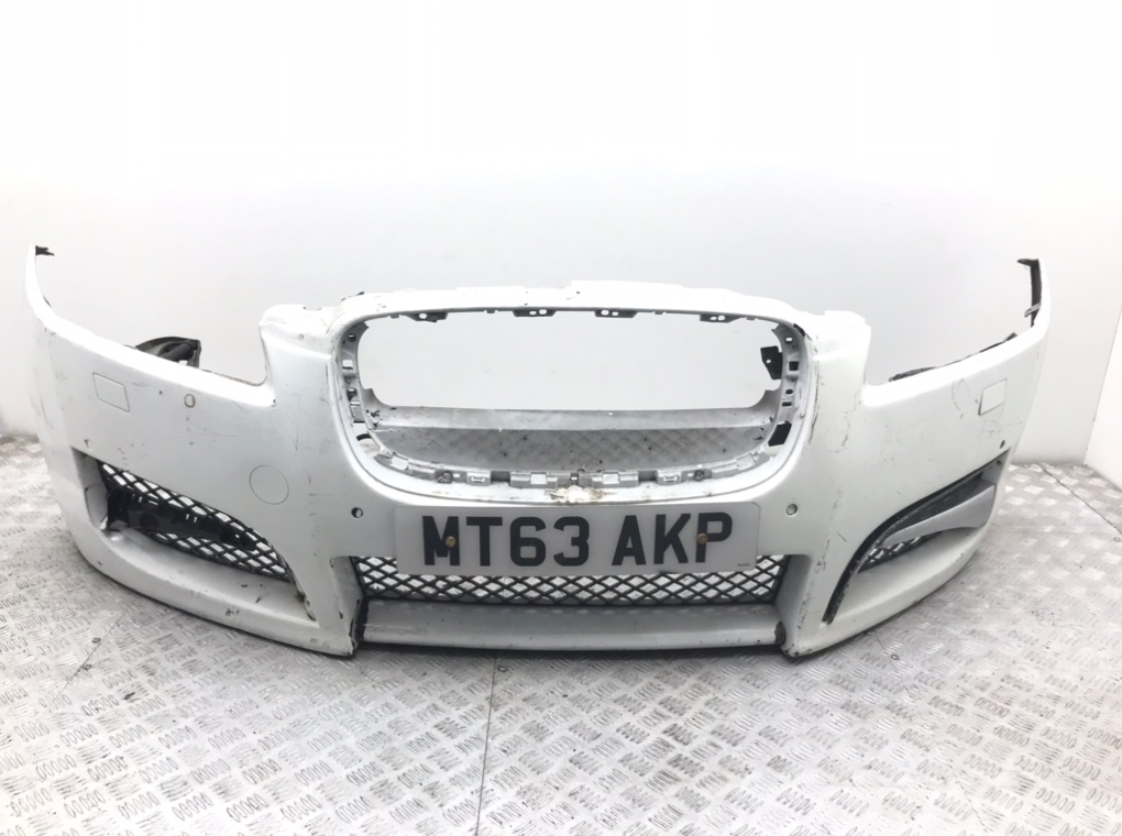 Бампер передний для Jaguar XF, 2013 г. 2.2 TD дизель б/у