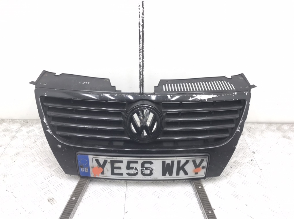 Решетка радиатора для Volkswagen Passat, 2006 г. 1.9 TDi дизель б/у