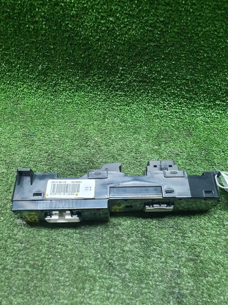 Блок управления стеклоподъемниками передний правый G80 2018 DH
