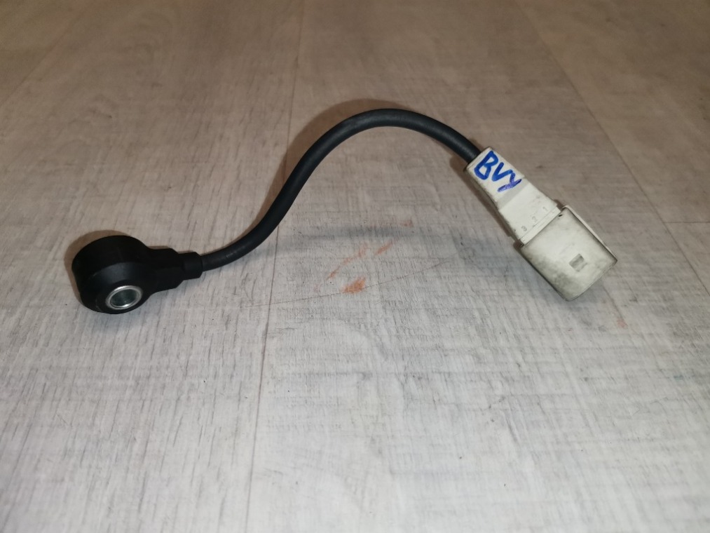 Датчик детонации Volkswagen Passat B6 2007 BVY 2.0 FSI 021905377E контрактная