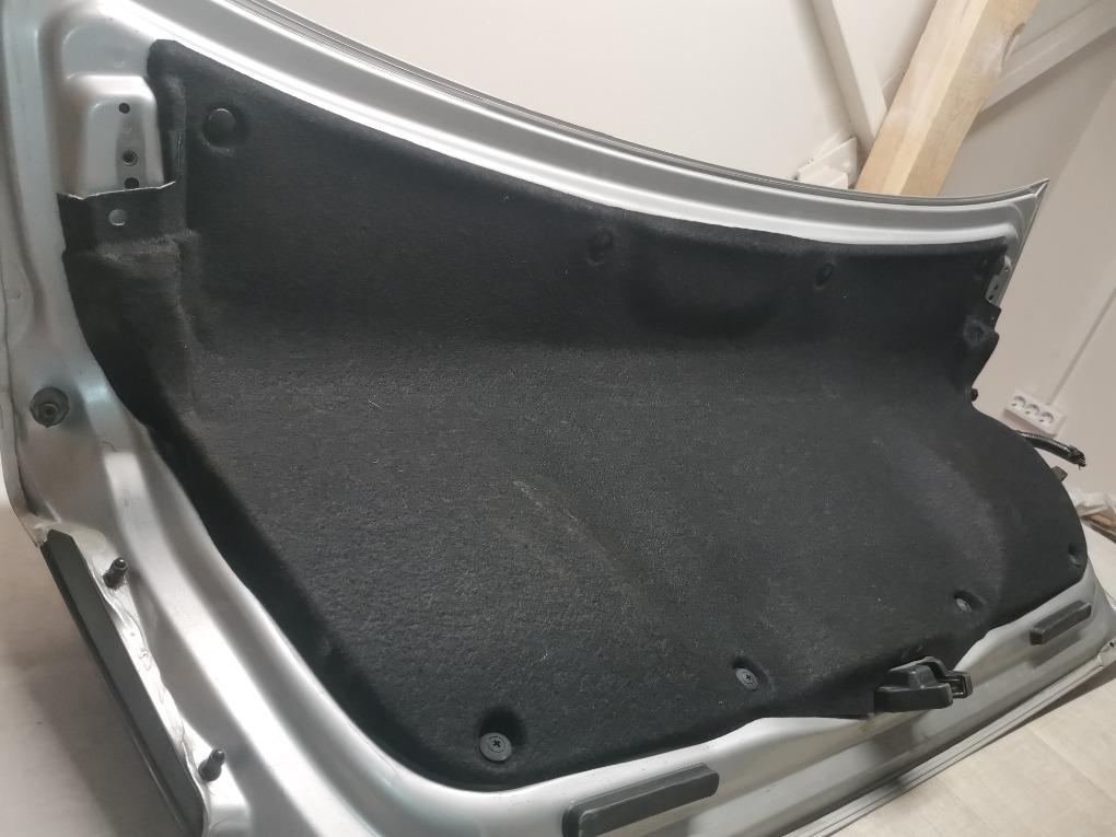 Обшивка крышки багажника Honda Civic 4D
