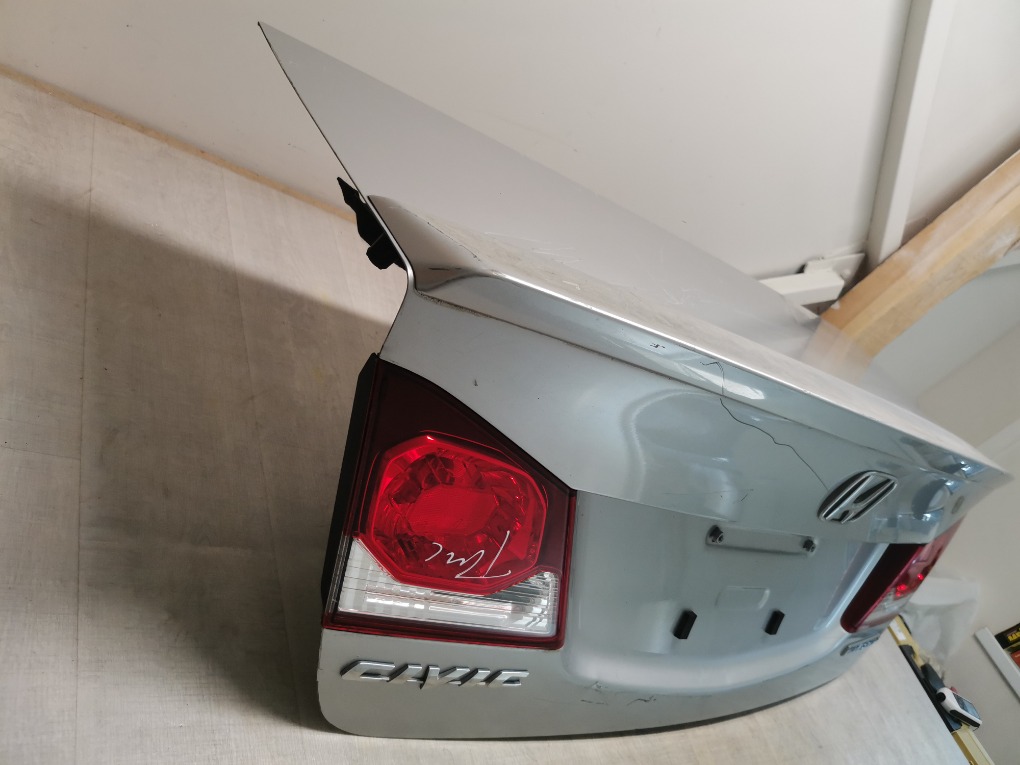 Крышка багажника Honda Civic 4D