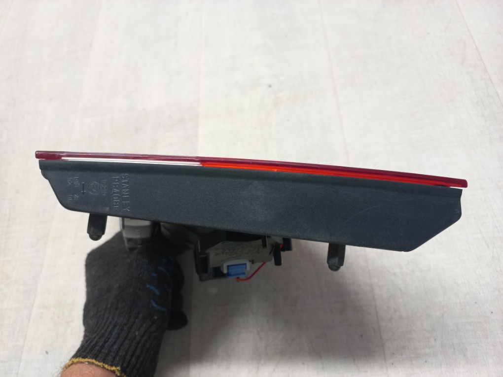 Фонарь задний правый Civic 4D