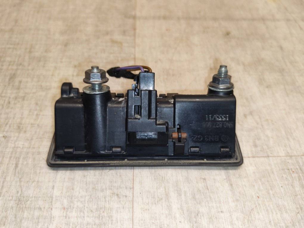 Кнопка открывания багажника Volkswagen Jetta 6