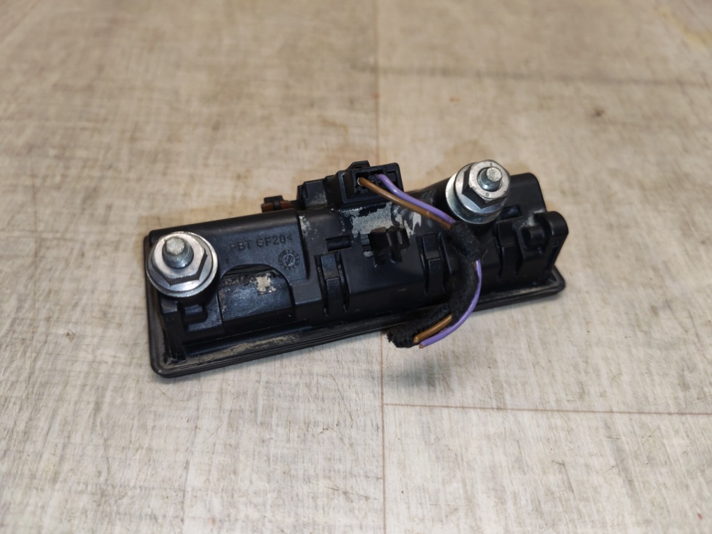 Кнопка открывания багажника Jetta 6