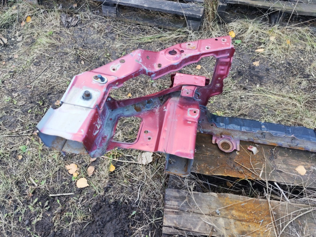 Рамка радиатора Hyundai Sonata EF G4JP