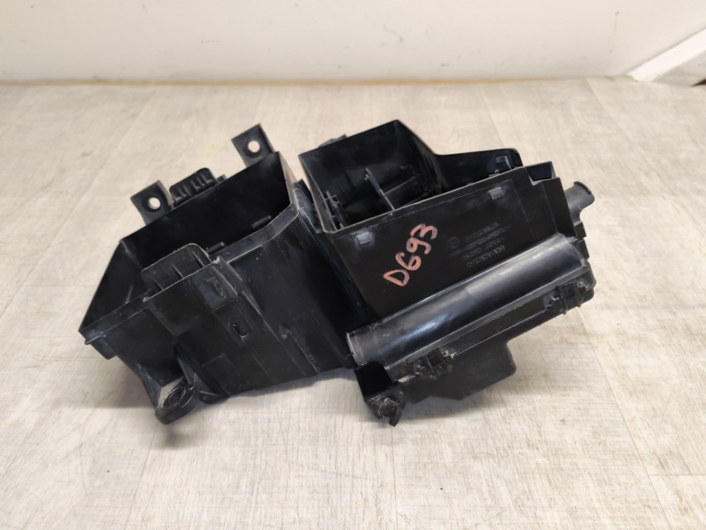 Корпус блока предохранителей Nissan Qashqai 2009 J10 HR16DE 284B8JD00A контрактная