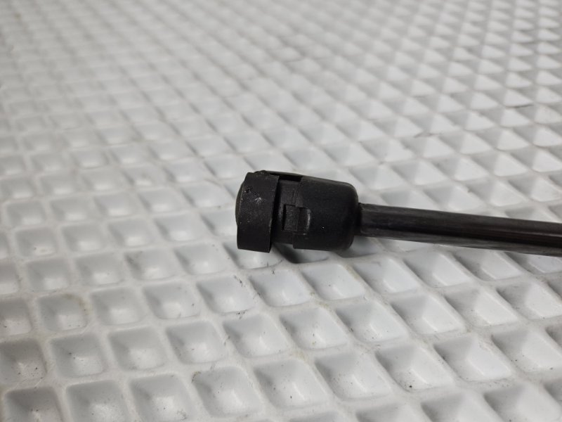 Амортизатор капота передний XF 2014 X250 306DT Амортизатор капота передний XF 2014 X250 306DT