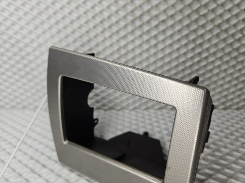 Дефлектор воздушный передний правый XF 2014 X250 306DT