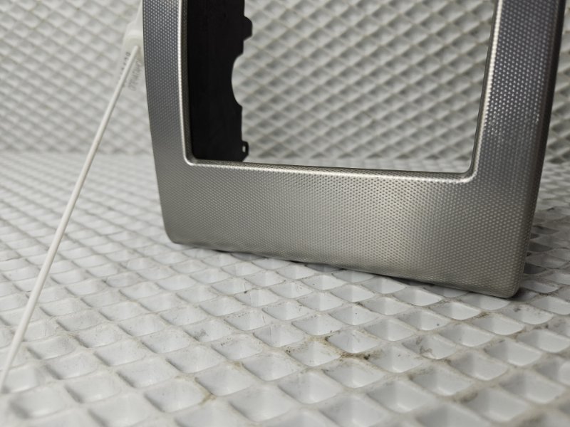 Дефлектор воздушный передний правый Jaguar XF X250 306DT