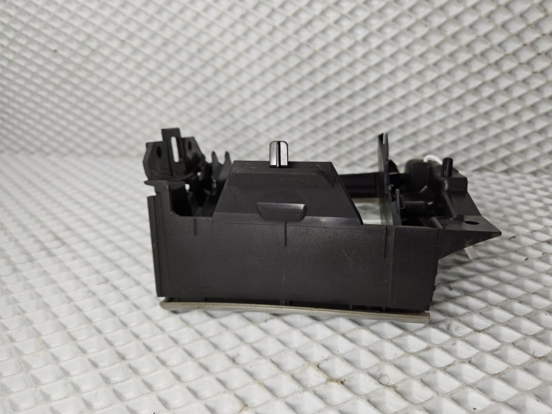 Дефлектор воздушный передний правый XF 2014 X250 306DT