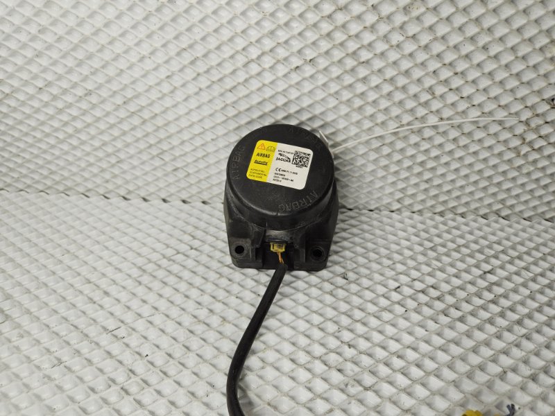 Подушка безопасности пешехода передняя XF 2014 X250 306DT Подушка безопасности пешехода передняя XF 2014 X250 306DT