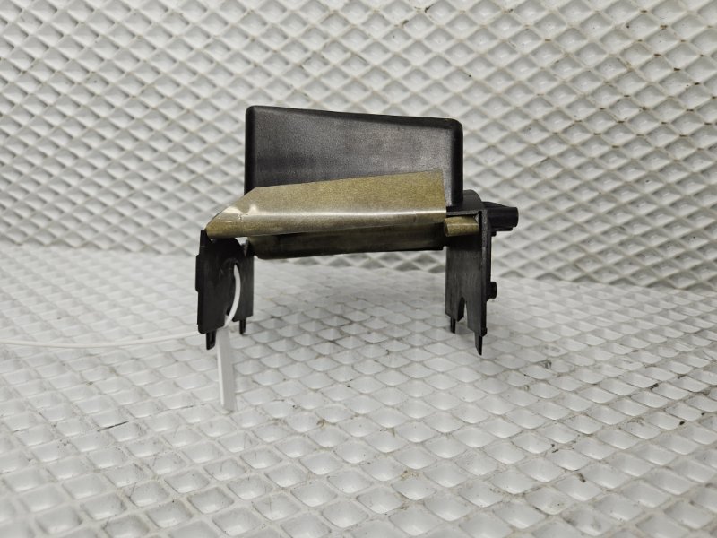 Дефлектор воздушный передний правый XF 2014 X250 306DT