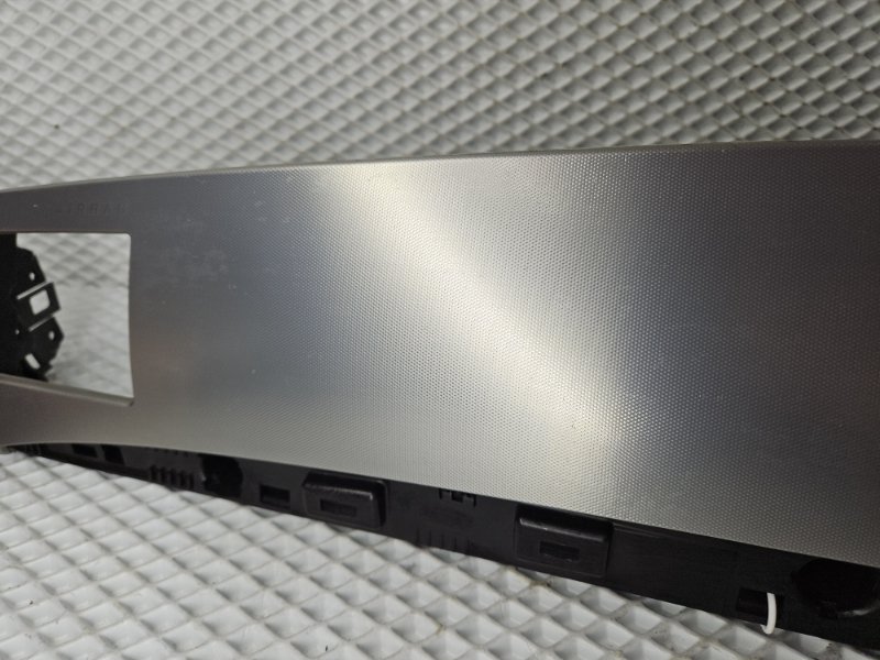 Накладка на торпедо передняя левая Jaguar XF X250 306DT