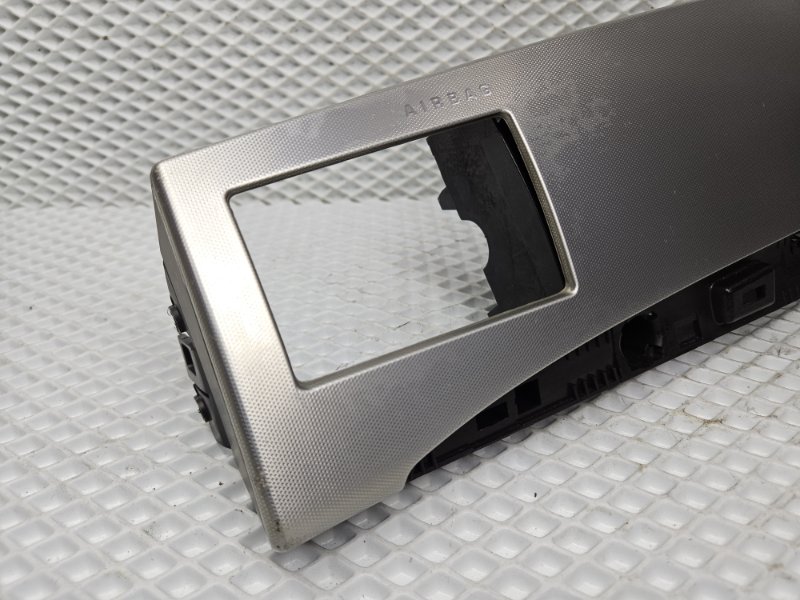 Накладка на торпедо передняя левая XF 2014 X250 306DT