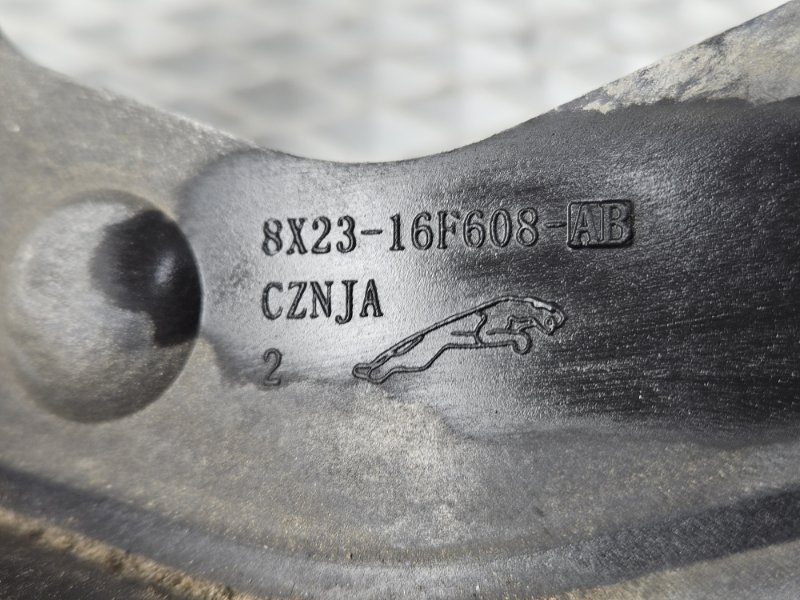 Кронштейн актуатора замка капота передний Jaguar XF X250 306DT