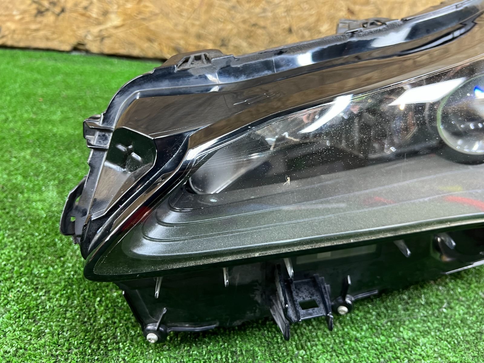 Фара левая левая Toyota LEXUS T24AFTS Фара левая левая Toyota LEXUS T24AFTS