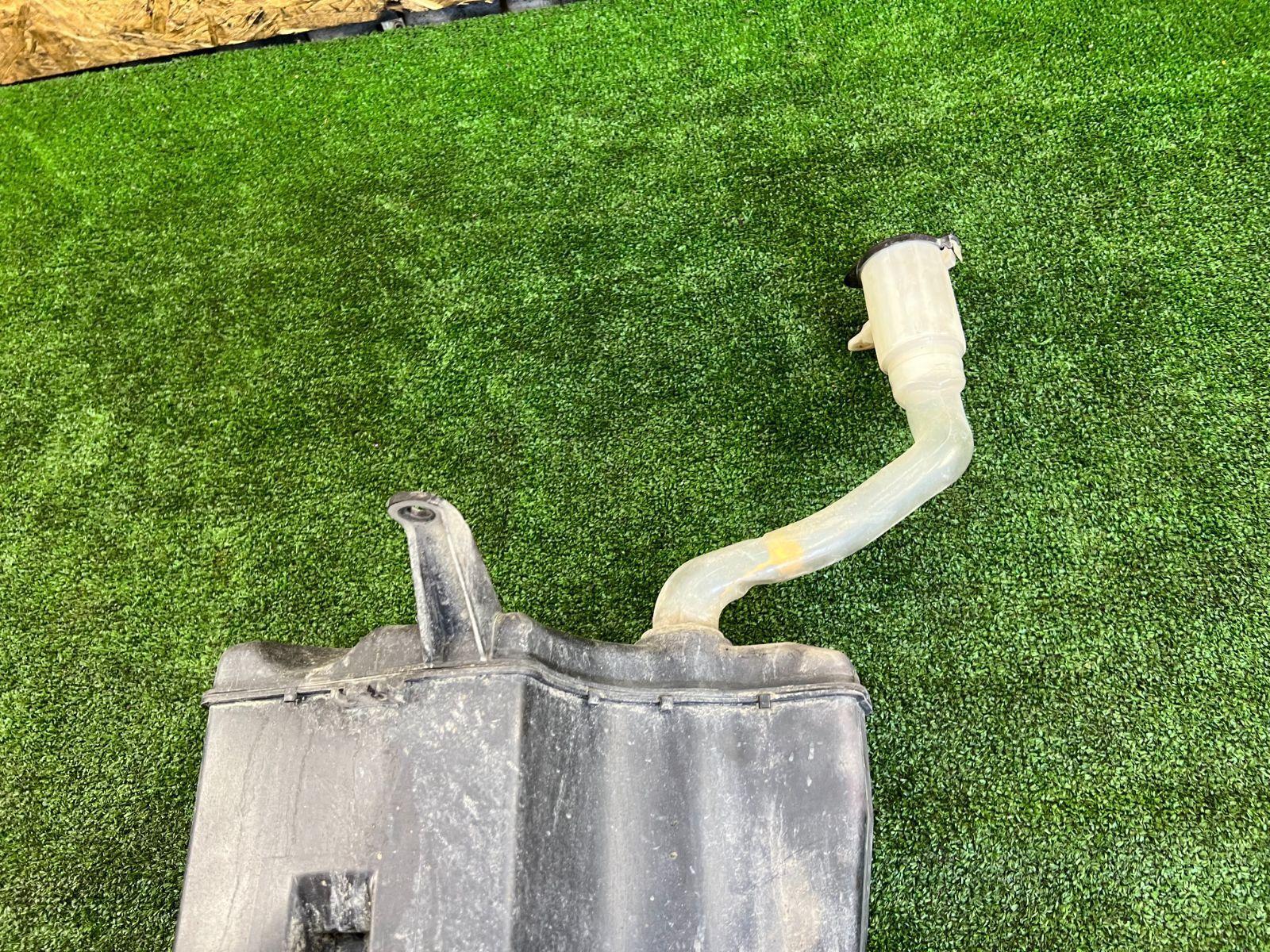 Бачок стеклоомывателя CHASER 1996-1998 1JZGTE