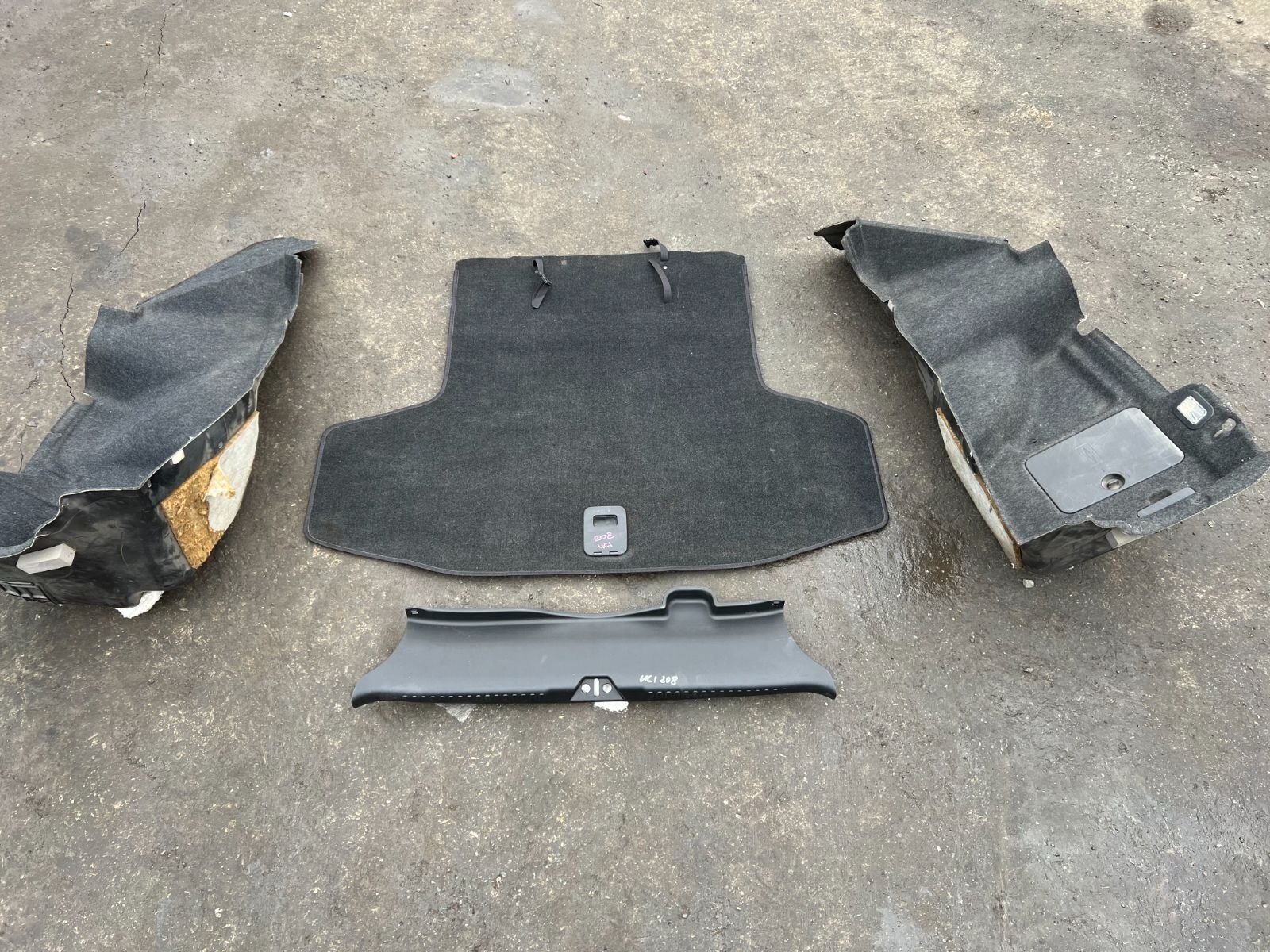 Запчасть обшивка багажника HONDA INSPIRE 2003 UC1 J30A контрактная Обшивка багажника HONDA INSPIRE 2003 UC1 J30A контрактная