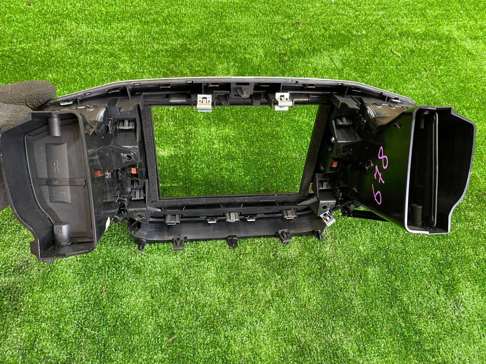 Консоль магнитолы GHIBLI 2013-2018 M157 V6 2WD 410HP