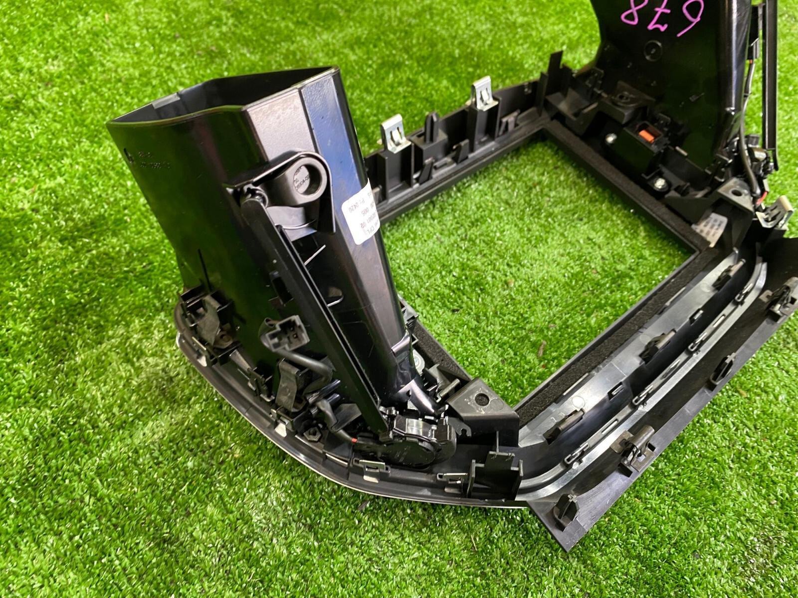 Консоль магнитолы GHIBLI 2013-2018 M157 V6 2WD 410HP