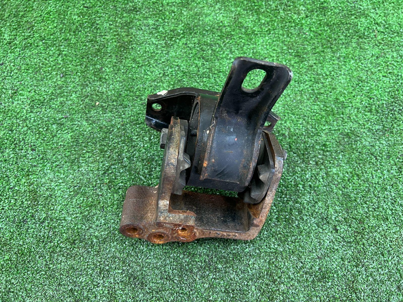 Подушка двигателя MITSUBISHI AIRTREK 2002 CU2W 4G63 MR554434 контрактная