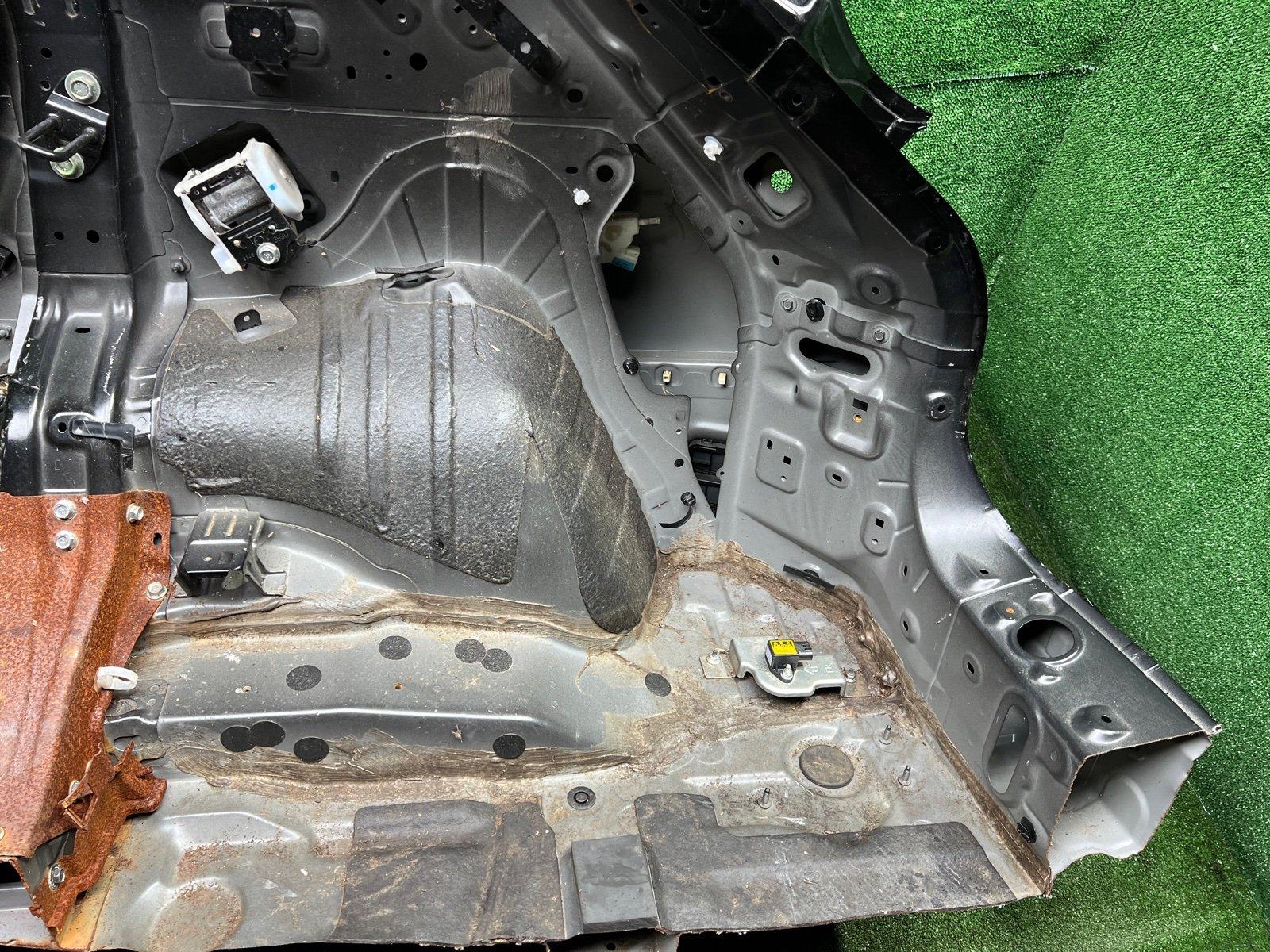 Крыло заднее правое заднее правое SKYLINE CROSSOVER 2010 J50 VQ37 Крыло заднее правое заднее правое SKYLINE CROSSOVER 2010 J50 VQ37