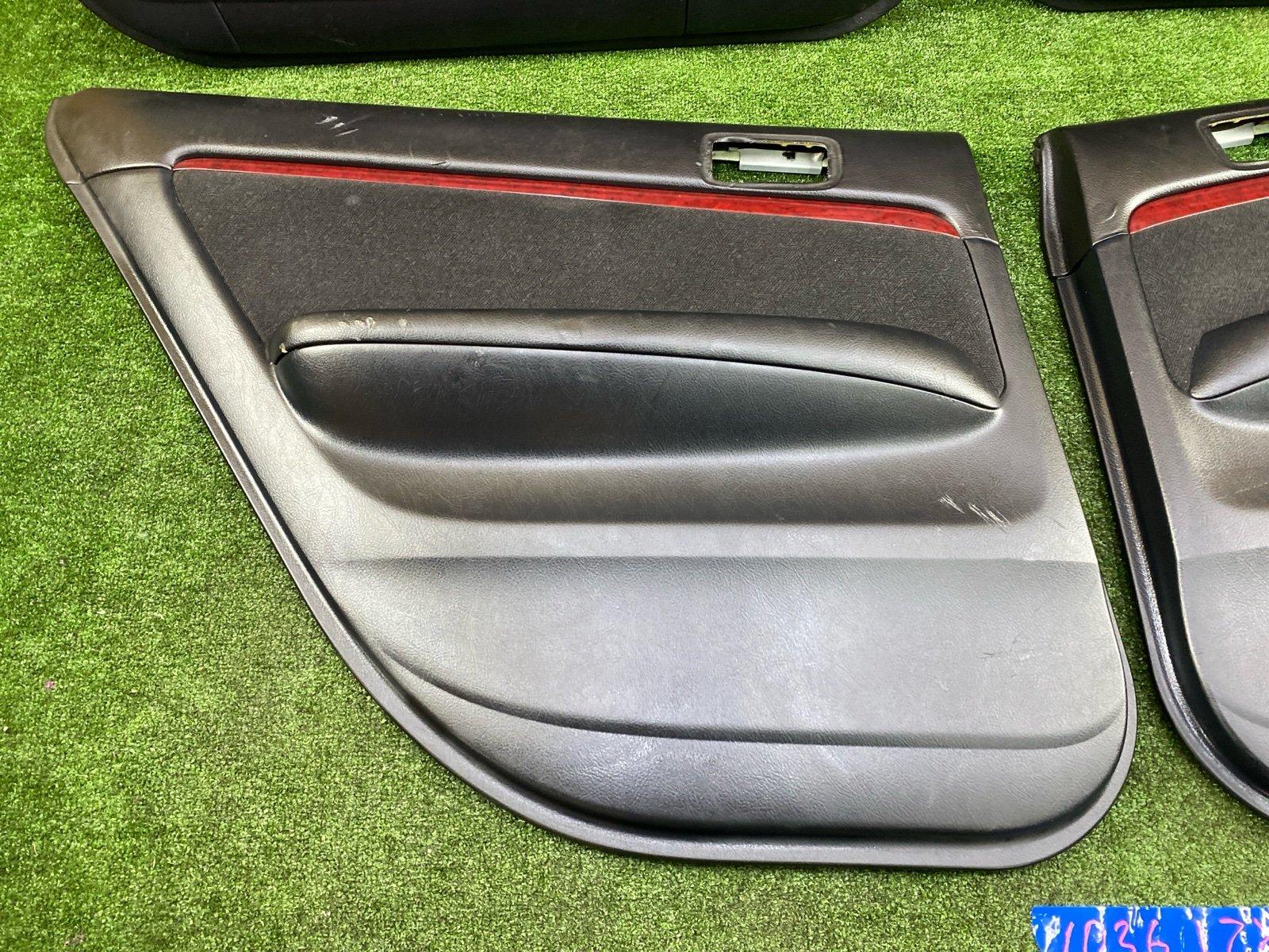 Обшивка двери MARK 2 2001 JZX110 1JZ-GTE