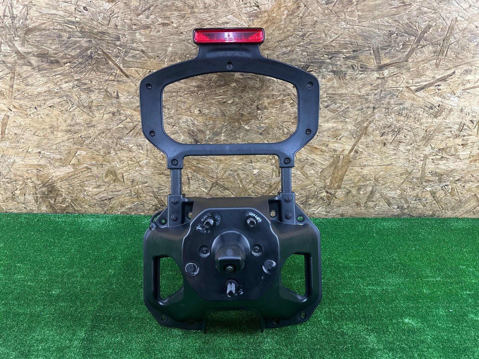 Запчасть крепление запасного колеса JEEP Wrangler Sahara 2023 JL 3BA-JL20L 68479193AC контрактная Крепление запасного колеса JEEP Wrangler Sahara 2023 JL 3BA-JL20L 68479193AC контрактная