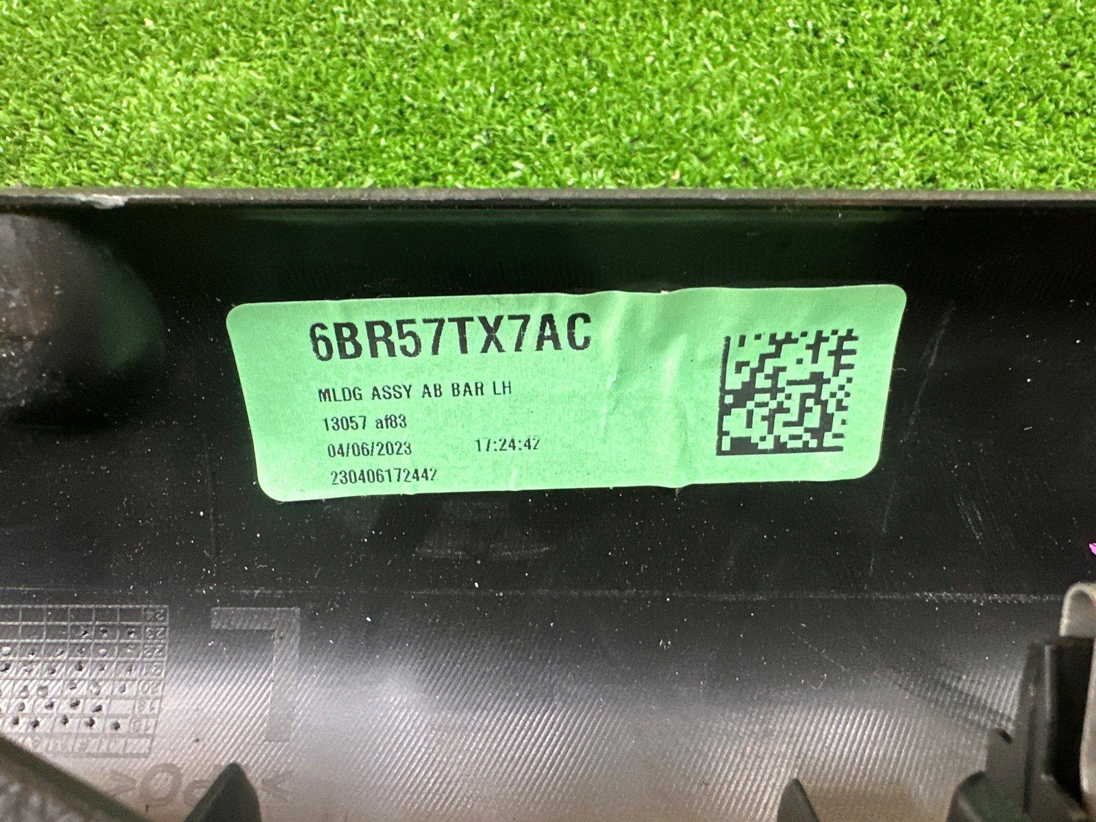 Обшивка потолка левая Wrangler Sahara 2023 JL 3BA-JL20L