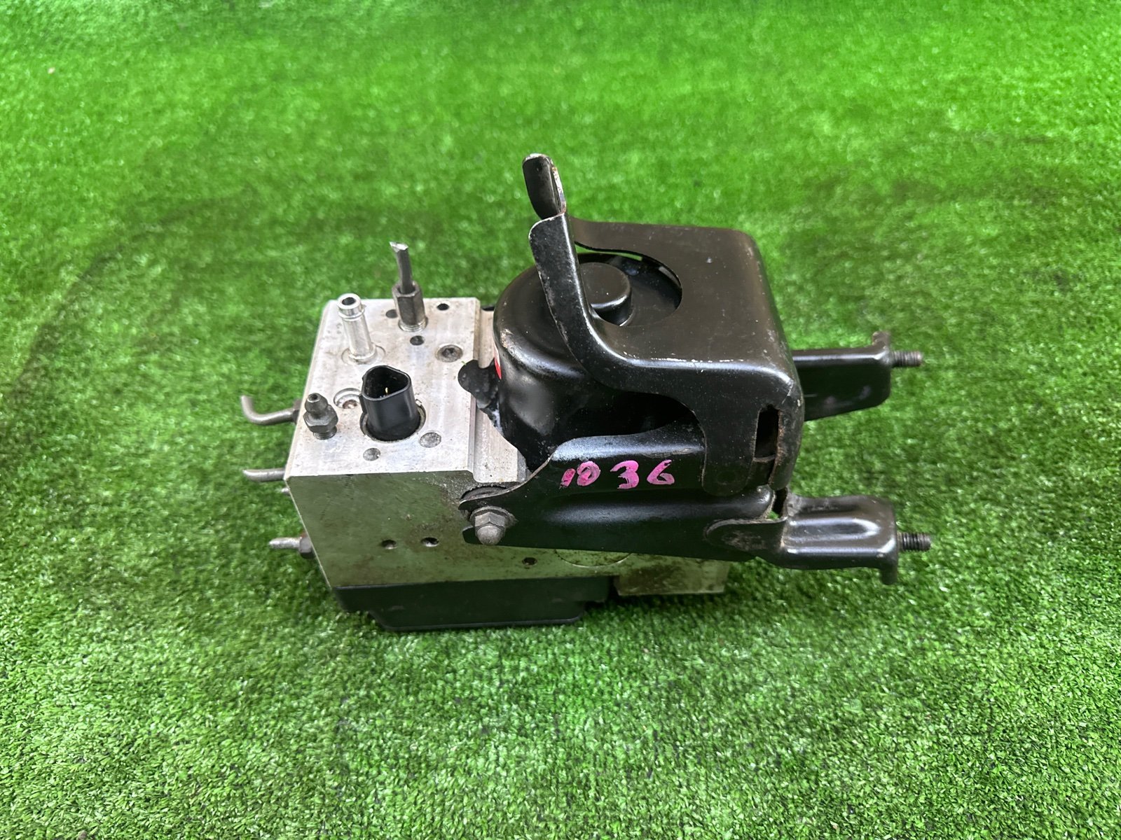 Блок ABS MARK 2 2001 JZX110 1JZ-GTE