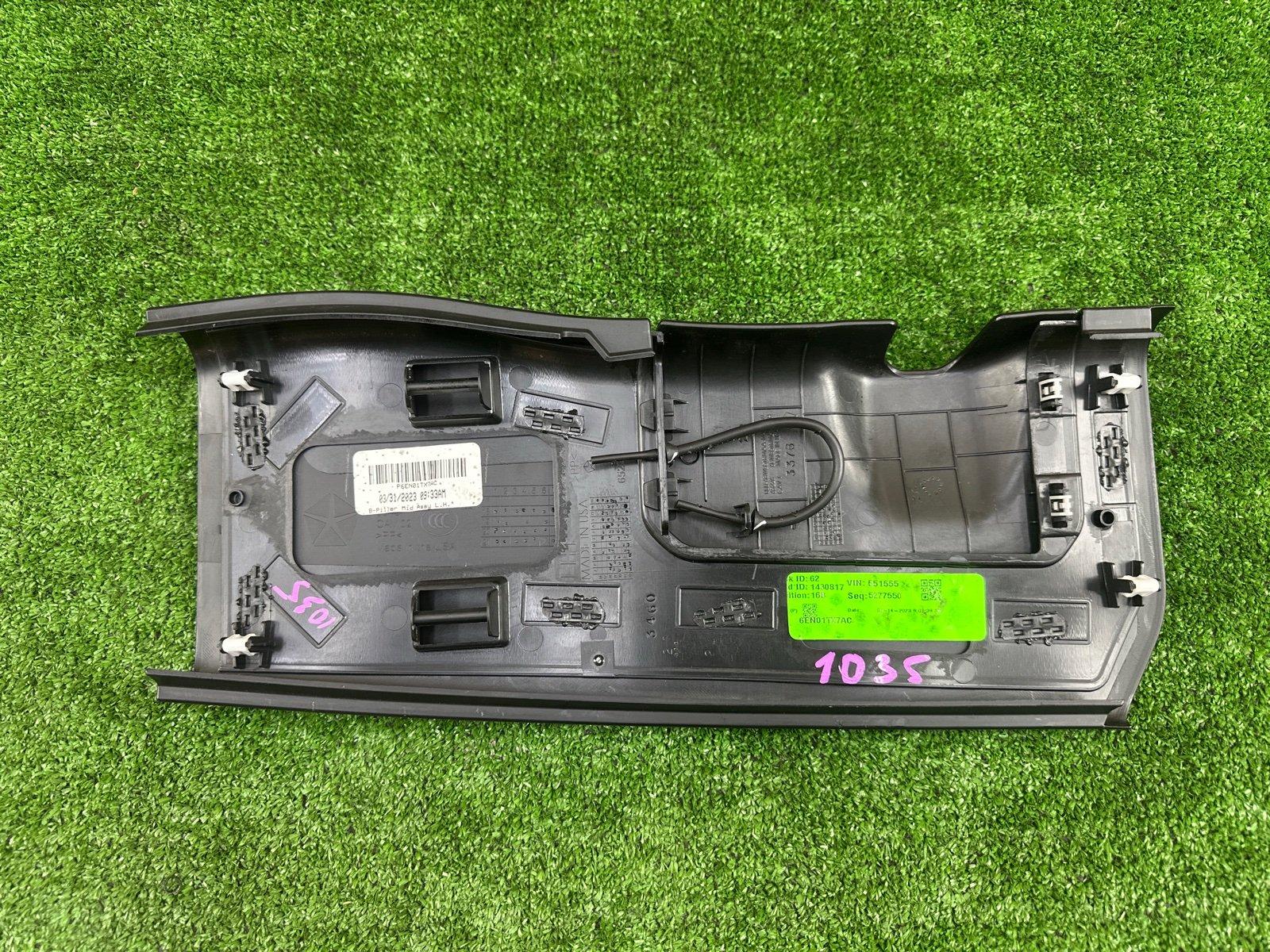 Обшивка салона левая JEEP Wrangler Sahara JL 3BA-JL20L